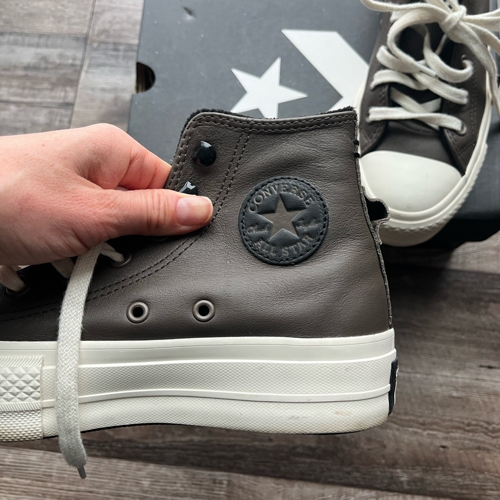 Converse Classic Bron and White High-Tops🤎